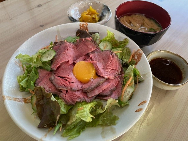 ローストビーフ丼